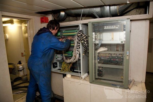 -Судовые электромонтажные работы любой сложности-